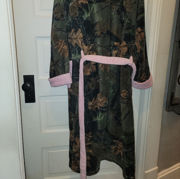 Womens robe - Picture 1 of 8